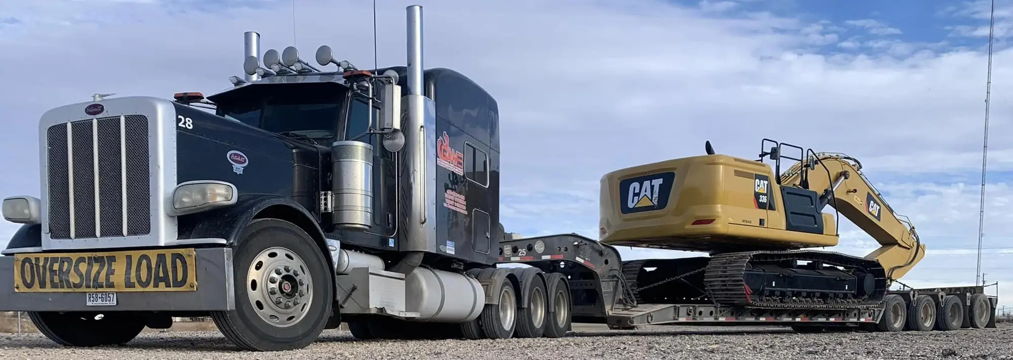 Game Heavy Equipment Peterbilt hauling CAT excavator